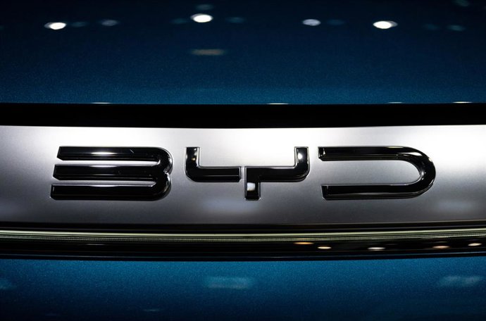 Archivo - FILED - 06 September 2023, Bavaria, Munich: A car from BYD is on display at the BYD booth during the IAA. Photo: Sven Hoppe/dpa