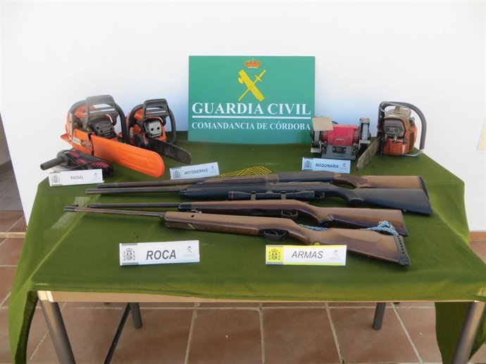 Material incautado por la Guardia Civil.