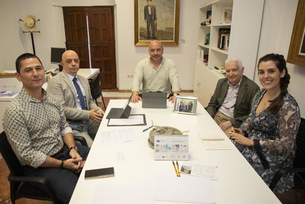 Jurado del II Premio de Poesía Pablo García Baena en el que colabora la Diputación de Córdoba.