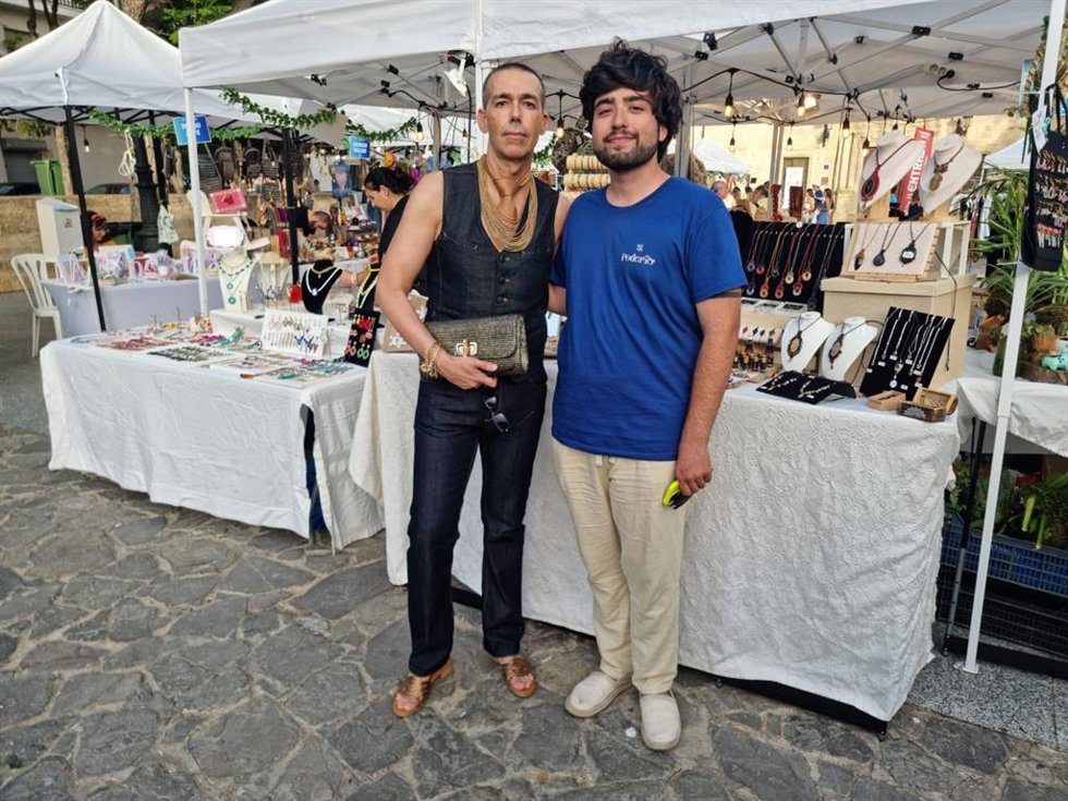 El teniente de alcalde de Comercio y Fiestas del Ayuntamiento de El Puerto de Santa María (Cádiz), David Calleja, con Cayetano Bañas, director de Poderío Market.
