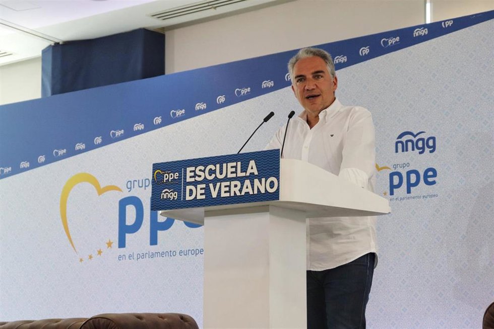 El vicesecretario de Política Autonómica y Local y Análisis Electoral del PP, Elías Bendodo, en la Escuela de Verano en Torremolinos (Málaga).
