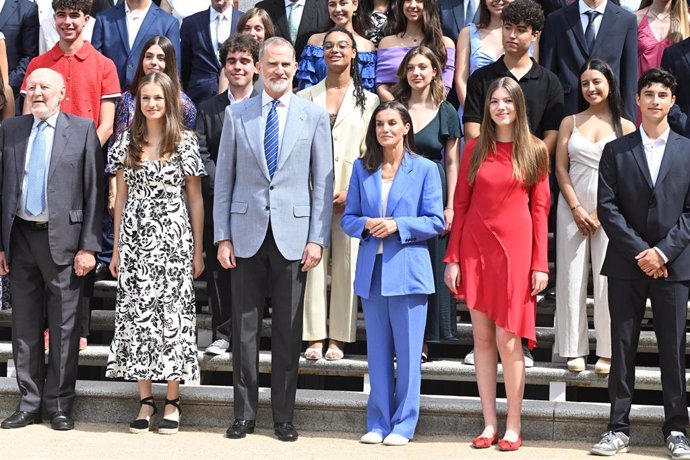 (2I-D) La Princesa Leonor, el Rey Felipe, la Reina Letizia y la Infanta Sofía durante la audiencia al Patronato de la Fundación Comité Español de los Colegios del Mundo Unido en el Palacio de La Zarzuela, a 17 de julio de 2024, en Madrid (España).