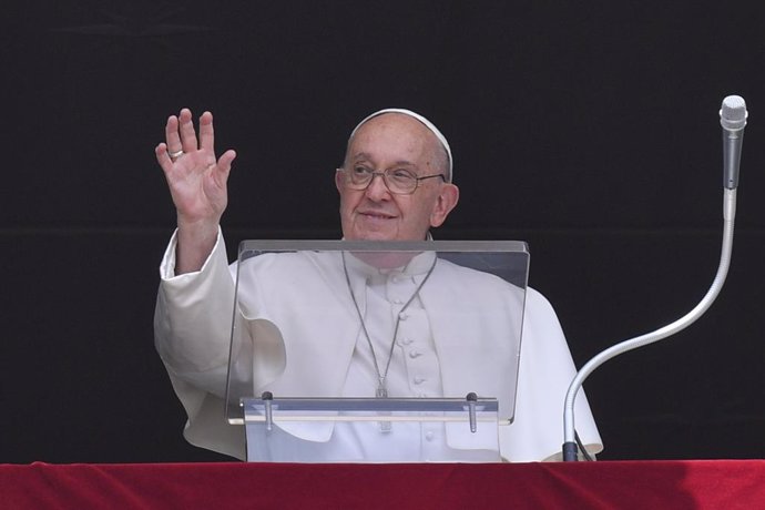 29 June 2024, Vatican: Pope Francis delivers his blessing to the faithful during the Angelus prayer at St Peter's square in the Vatican. Photo: Vatican Media/IPA via ZUMA Press/dpa