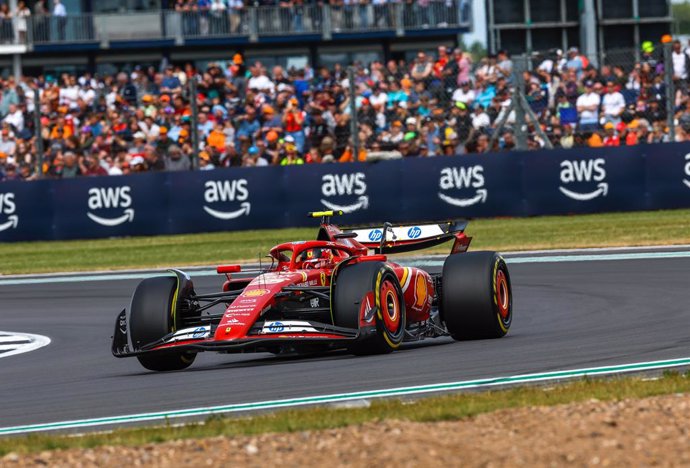 55 SAINZ Carlos (spa), Scuderia Ferrari SF-24, action during the Formula 1 Qatar Airways British Grand Prix 2024, 12th round of the 2024 Formula One World Championship from July 5 to 7, 2024 on the Silverstone Circuit, in Silverstone, United Kingdom - Pho