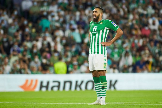 Archivo - Borja Iglesias of Real Betis laments during the UEFA Europa League, Group G, football match played between Real Betis and Bayer 04 Leverkusen at Benito Villamarin stadium on October 21, 2021, in Sevilla, Spain.