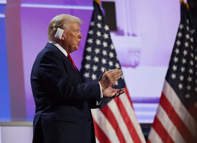 July 18, 2024, Milwaukee, Wisconsin, U.S.A: Former president DONALD J. TRUMP prepares to talk  on the final day of the RNC 2024 at Fiserv Forum as he accepted the nomination for president of the United States, election set for November 5.