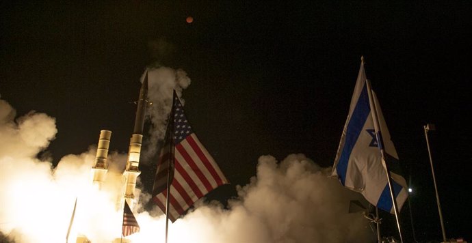 Un interceptor Arrow 3 llançat en un lloc de prova al centre d'Israel en una imatge d'arxiu