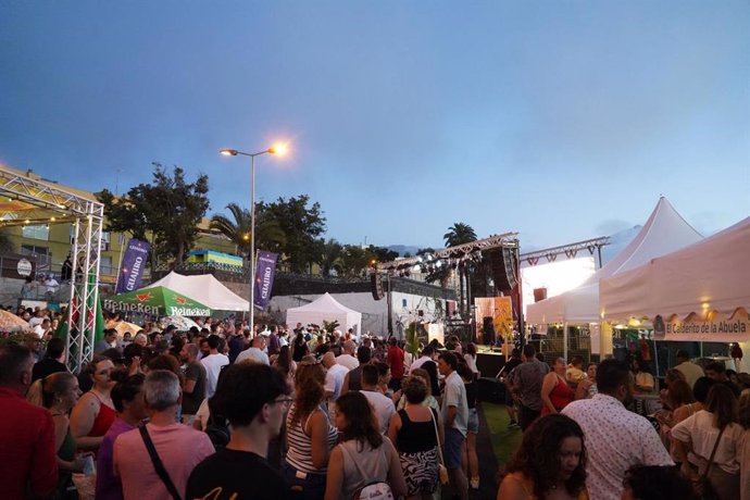 Más de 2.000 personas asisten al Palmera's Beer & Gastro Music Festival en Santa Úrsula