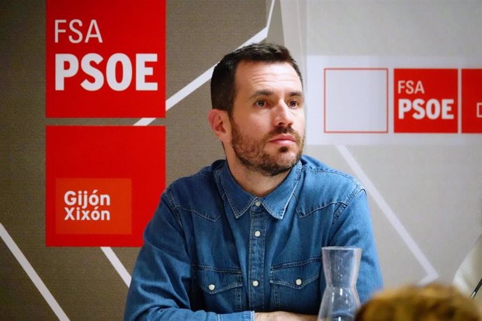 El secretario de Medio Ambiente, Planificación Territorial y Políticas LGTBI de la FSA-PSOE, Álvaro Valle