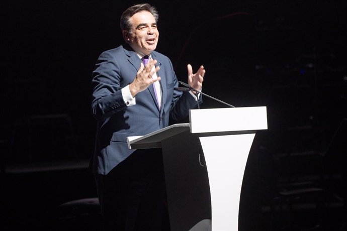 Archivo - El  vicepresidente de la Comisión Europea, Margaritis Schinas,   interviene en el acto de inauguración, a 4 de abril de 2024, en Sevilla, Andalucía (España). La ministra de Juventud e Infancia, Sira Rego, y la consejera de Desarrollo Educativo y