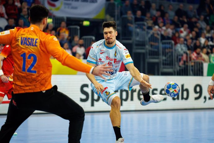 Archivo - Alex Dujshebaev Dovichebaeva of Spain during the Men's Euro 2024, Group B handball match between Romania and Spain on January 14, 2024 at SAP-Arena in Mannheim, Germany - Photo Stephan Hahne / Beautiful Sports / Orange Pictures / DPPI