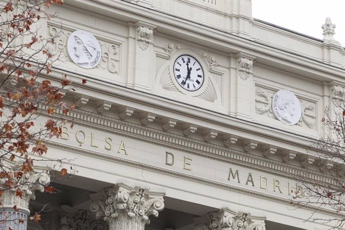 Archivo - Palacio de la Bolsa, en Madrid (España)