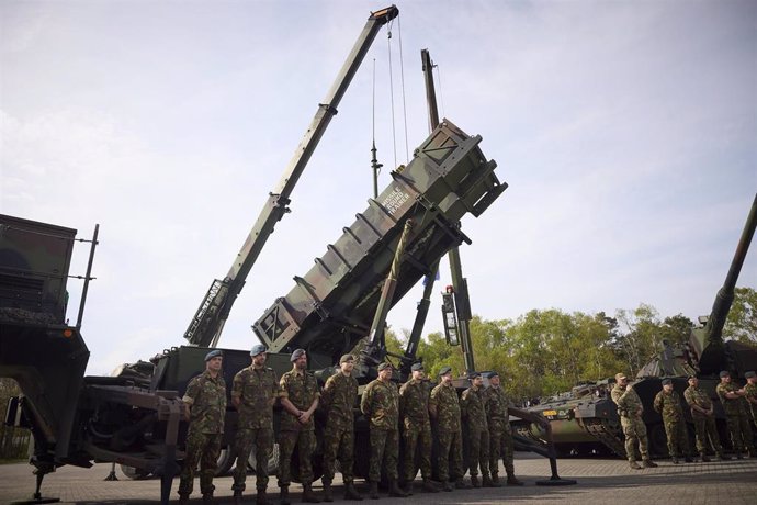 Archivo - May 4, 2023, Soesterberg, Netherlands: Ukrainian President Volodymyr Zelenskyy visits a Patriot Anti-Missile unit at Camp New Amsterdam, May 4, 2023 in the Soesterberg, Netherlands. The base is where Ukrainian soldiers are being trained on the M