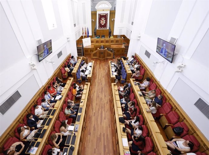 Bellido reclama mayor consenso en igualdad e infancia en las Cortes de C-LM y agradece a los diputados su comportamiento