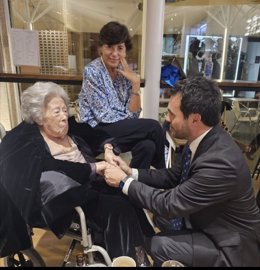 El director general de la Fundación José Manuel Lara, Pablo Morillo Pérez, junto con Julia Uceda