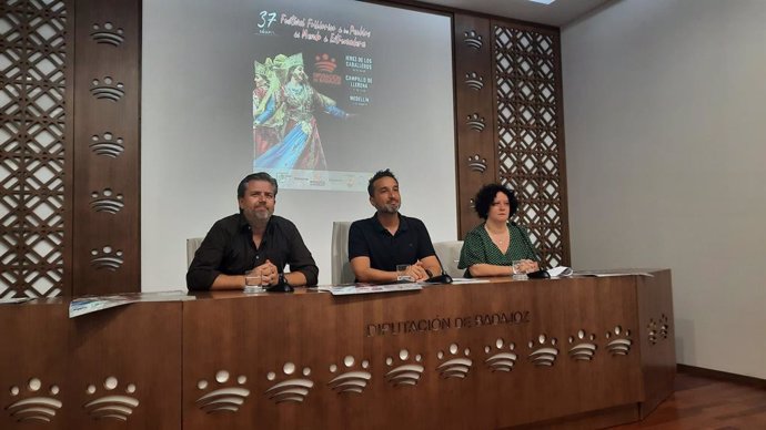 Presentación del Festival Folklórico de los Pueblos del Mundo de Extremadura