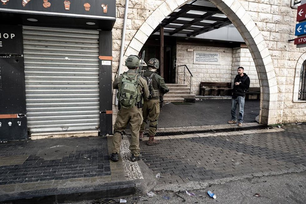Archivo - December 13, 2023, Jenin, West Bank: Israeli soldiers during clashes in Jenin, West Bank, on December 13, 2023.,Image: 829270791, License: Rights-managed, Restrictions: , Model Release: no, Credit line: Vincenzo Circosta / Zuma Press / Contact