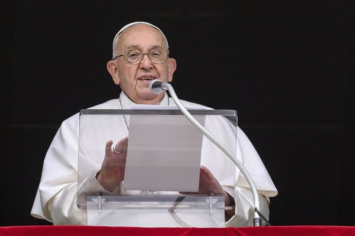 23 June 2024, Vatican: Pope Francis delivers his blessing to the faithful during the Angelus prayer at St Peter's square in the Vatican. Photo: -/IPA via ZUMA Press/dpa