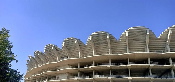 Imatge de les obres inacabades del Nou Mestalla.