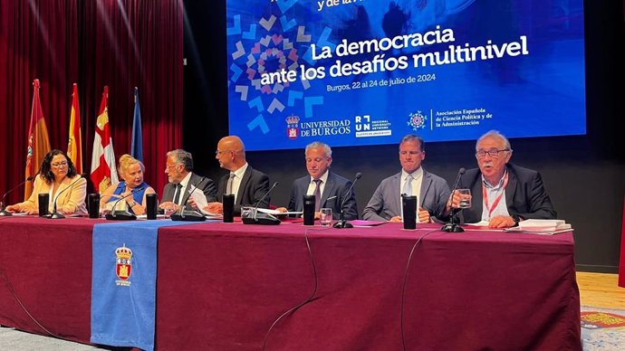 Un momento de la inauguración del curso de Ciencia Política en la Universidad de Burgos.