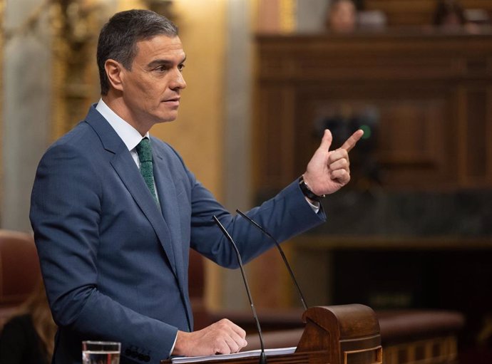 El presidente del Gobierno, Pedro Sánchez, comparece durante una sesión extraordinaria en el Congreso de los Diputados, a 17 de julio de 2024, en Madrid (España). Pedro Sánchez presenta hoy las líneas fundamentales del Plan de Acción por la Democracia, ta