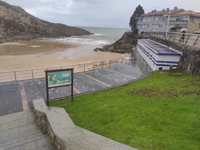 Archivo - Playa de Llanes, turismo, Costa Verde