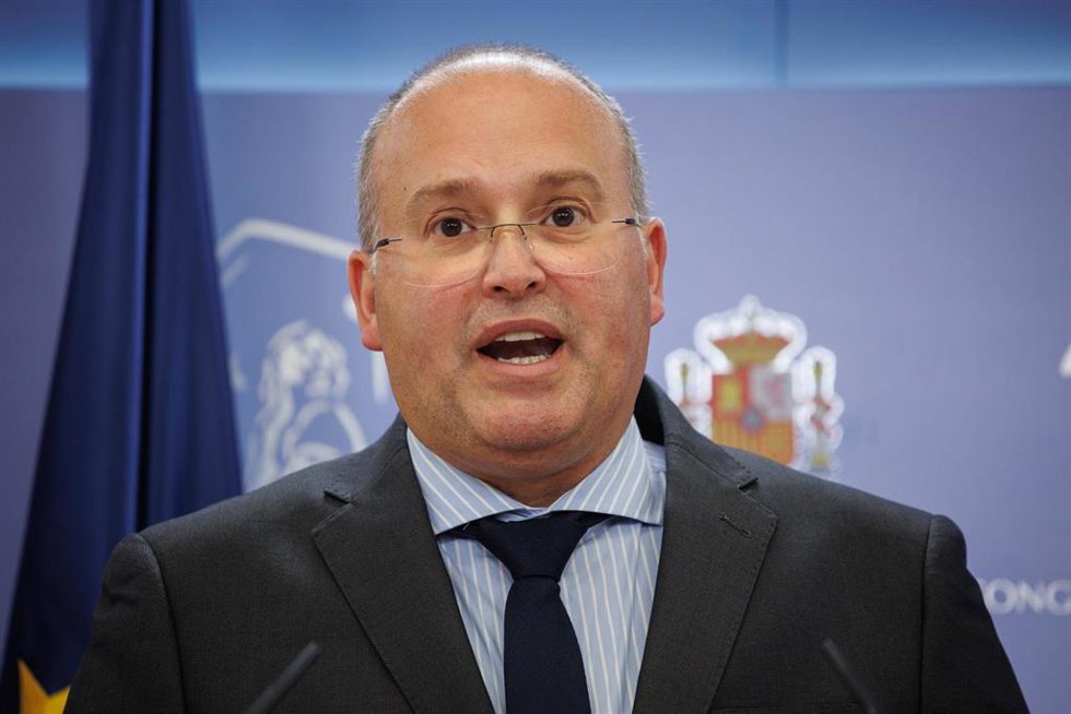 El portavoz del PP en el Congreso, Miguel Tellado, durante una rueda de prensa en el Congreso de los Diputados, a 16 de julio de 2024, en Madrid (España).