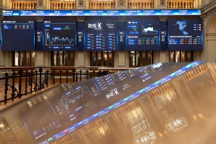 Un panel del Ibex 35, en el Palacio de la Bolsa de Madrid, a 22 de julio de 2024, en Madrid (España).   