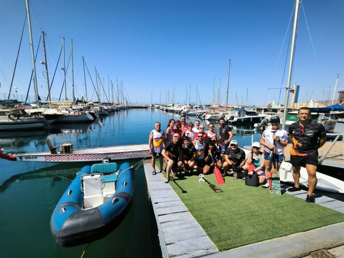 La Junta felicita al club 'Los troncos' por sus éxitos en el campeonato europeo de Dragon Boat.