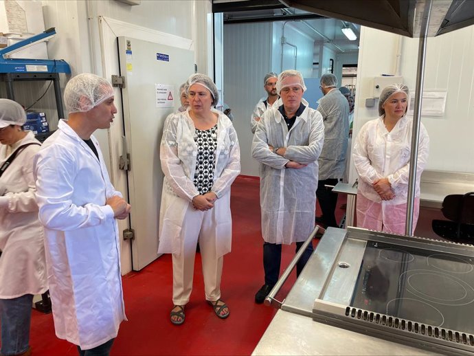 El consejero de Medio Rural, Marcelino Marcos, durante su reunión con la secretaria de Estado de Agricultura, Begoña García.