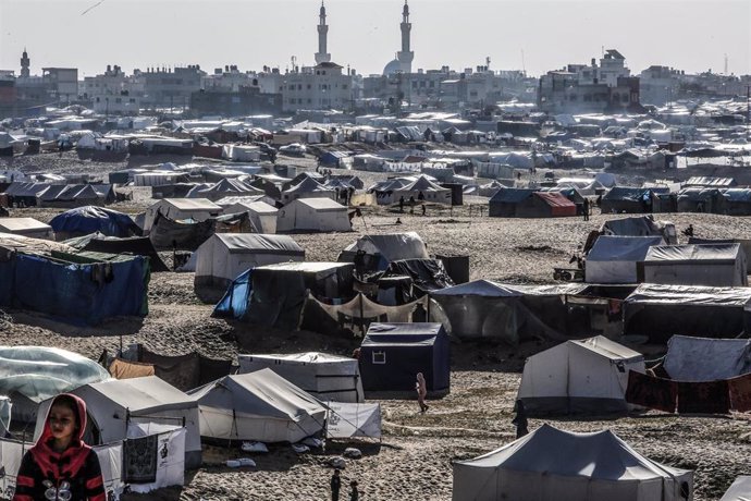 Archivo - Campamento de desplazados en la ciudad de Rafá, situada en el sur de la Franja de Gaza, cerca de la frontera con Egipto (archivo)