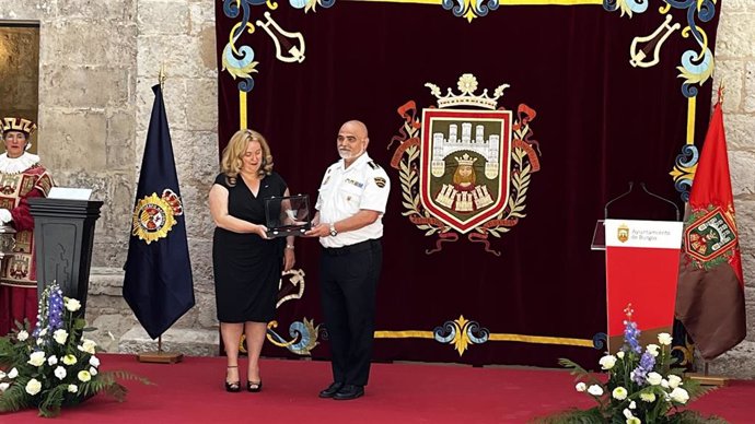 Entrega de la Medalla de Oro de la Ciudad a la Policía Nacional de Burgos.