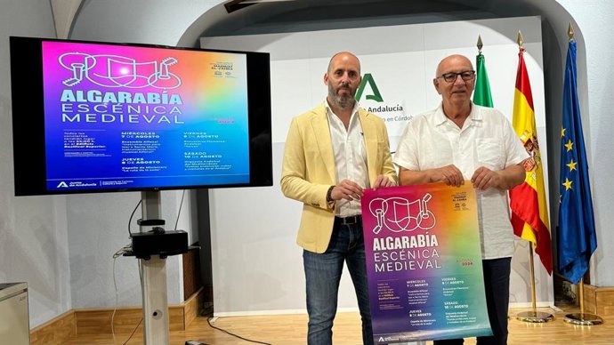 El director de la ciudad califal de Medina Azahara, Antonio Vallejo (dcha.), y el delegado territorial de Turismo, Cultura y Deporte, Eduardo Lucena, en la presentación de 'Algarabía. Escénica Medieval'.
