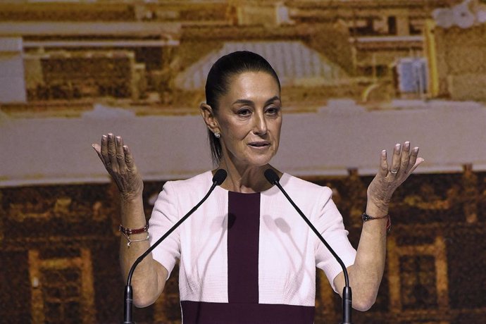 Archivo - 18 June 2024, Mexico, Mexico City: President-elect of Mexico Claudia Sheinbaum Pardo attends a meeting with elected federal legislators at the World Trade Center in Mexico City. 