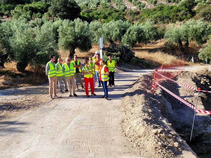 Visita a las obras en el camino rural Las Pilas