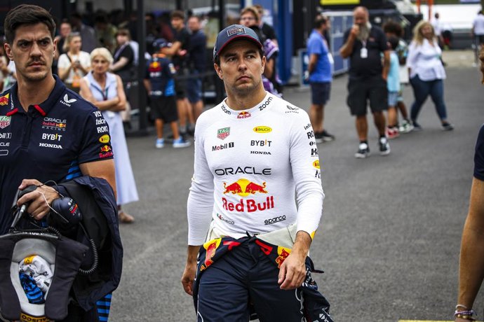 PEREZ Sergio (mex), Red Bull Racing RB20, portrait during the Formula 1 Hungarian Grand Prix 2024, 13th round of the 2024 Formula One World Championship from July 19 to 21, 2024 on the Hungaroring, in Mogyorod, Hungary.