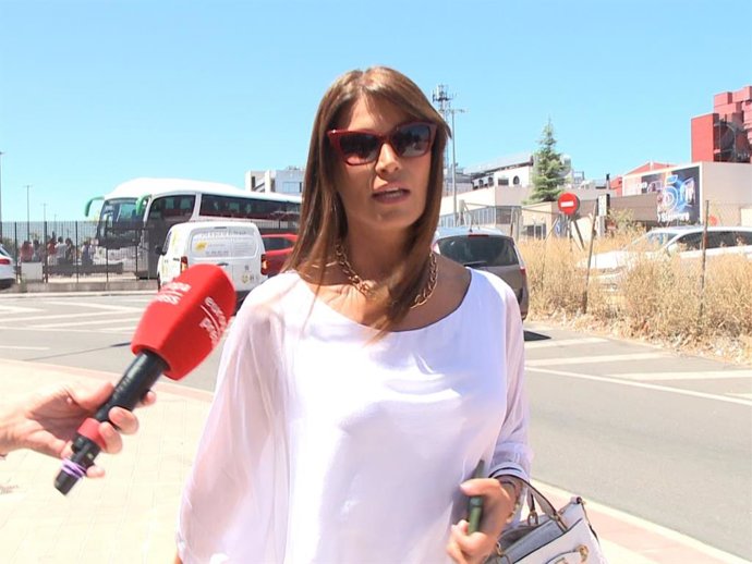 Sonia Ferrer se niega a comentar las fotos de Álvaro Muñoz Escassi con Hiba Abouk
