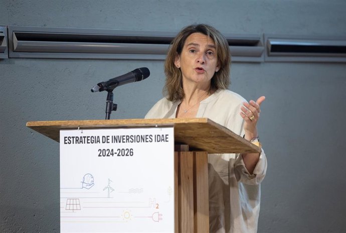 La vicepresidenta para la Transición Ecológica y Reto Demográfico, Teresa Ribera, inaugura la presentación de la estrategia de inversiones del IDAE 2024-2025, en la sede del Colegio de Ingenieros Industriales, a 22 de julio de 2024, en Madrid (España). ID