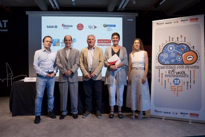 Xabier Iturbe, Sabino San Vicente, Joseba Mariezkuerrena, Leyre Madariaga y Nora Sarasola.