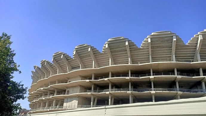 Imatge de les obres inacabades del Nou Mestalla.