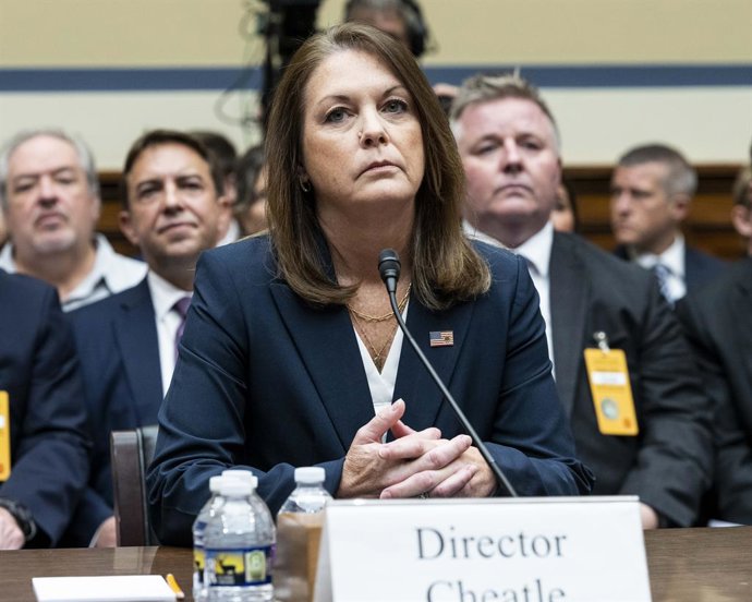 La directora del Servici Secret d'Estats Units, Kimberly Cheatle, durant un interrogatori del Comit de Supervisió de la Cmera per les fallades de seguretat en el mítin en el qual l'expresident Donald Trump va patir un intent d'assassinat