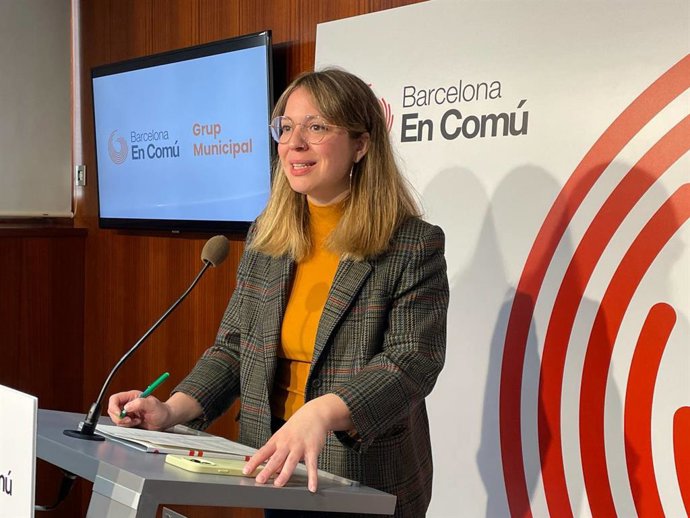 Archivo - La portavoz de BComú en el Ayuntamiento de Barcelona, Janet Sanz, en rueda de prensa
