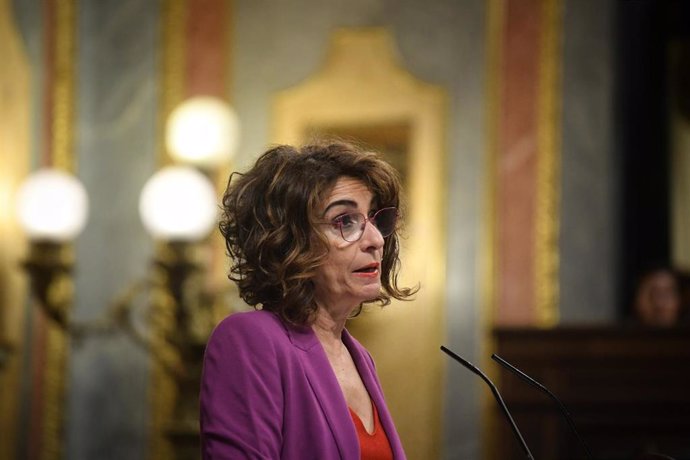 La vicepresidenta primera y ministra de Hacienda, María Jesús Montero, durante una sesión plenaria extraordinaria, en el Congreso de los Diputados, a 23 de julio de 2024, en Madrid (España). 