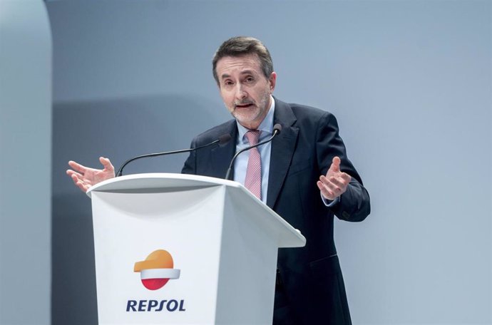 Archivo - El CEO de Repsol, Josu Jon Imaz, durante la presentación de la Actualización Estratégica 2024-2027 de Repsol, en el Campus Repsol, a 22 de febrero de 2024, en Madrid (España). Repsol prevé elevar su dividendo hasta un 80% en el periodo 2024-2027