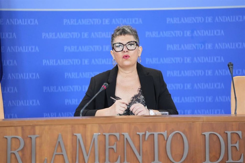 La parlamentaria del Grupo Mixto-Adelante Andalucía Maribel Mora, en rueda de prensa.