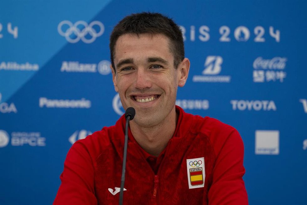 El ciclista español Oier Lazkano, en rueda de prensa en los Juegos de París 2024.