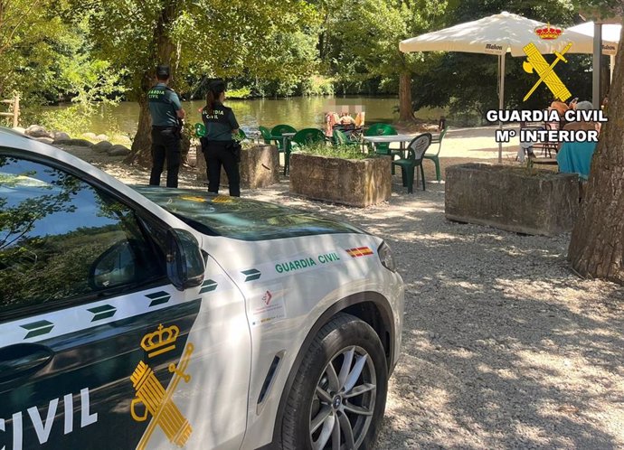 Agentes de la Guardia Civil en la zona donde ocurrieron los hechos.