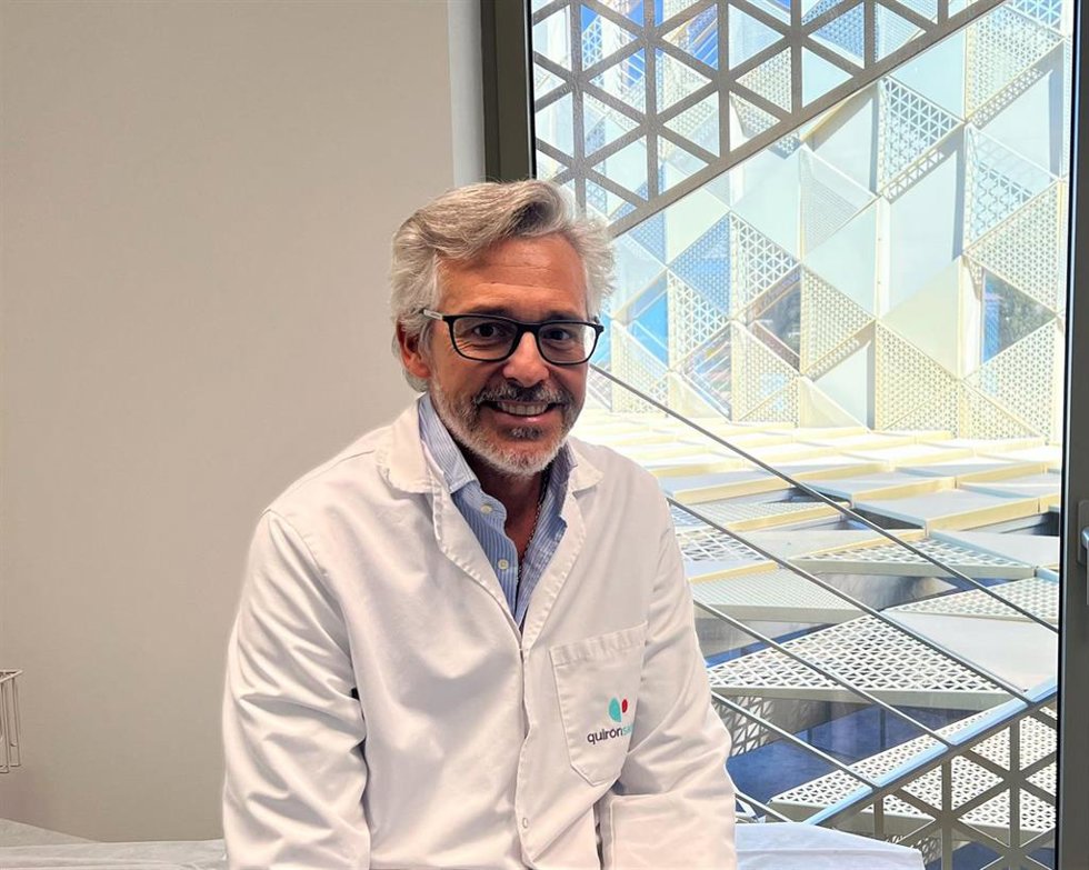 El doctor Rafael Cuenca, jefe de servicio de Medicina Interna del Hospital Quirónsalud Córdoba.