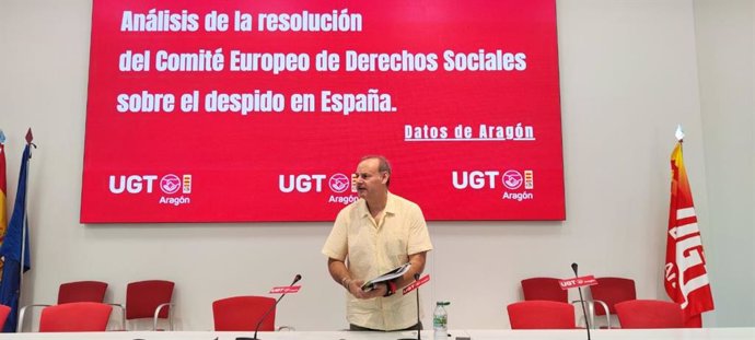 El secretario general de UGT Aragón, José Juan Arceiz, este miércoles en la rueda de prensa para valorar el anuncio de la resolución del Comité Europeo de Derechos Sociales sobre el despido improcedente en España.