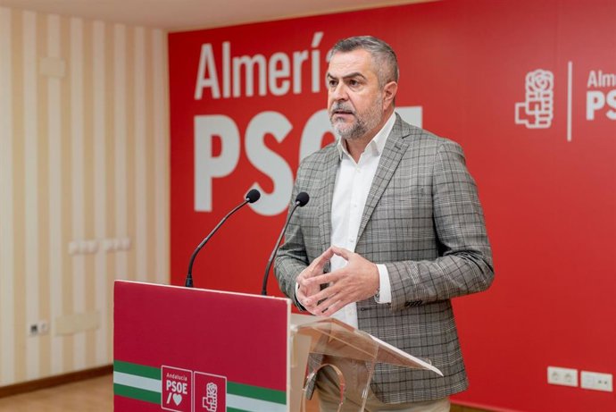 El secretario general del PSOE de Almería, Juan Antonio Lorenzo.